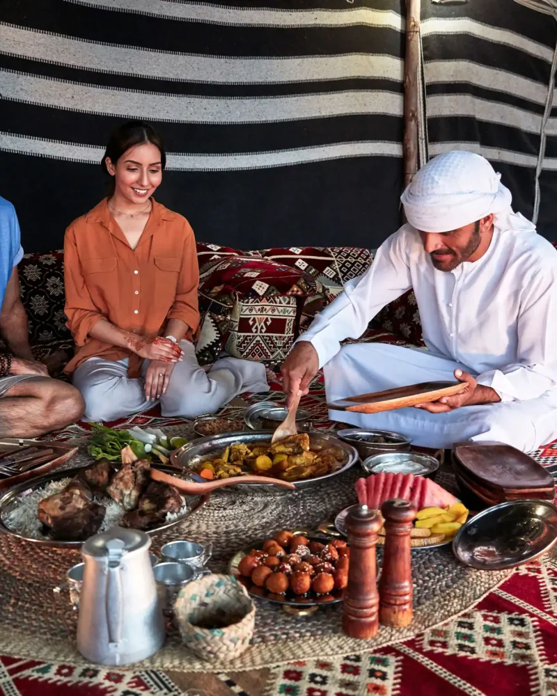 Nujum Desert Camp, Traditional cuisine and buffet dinner